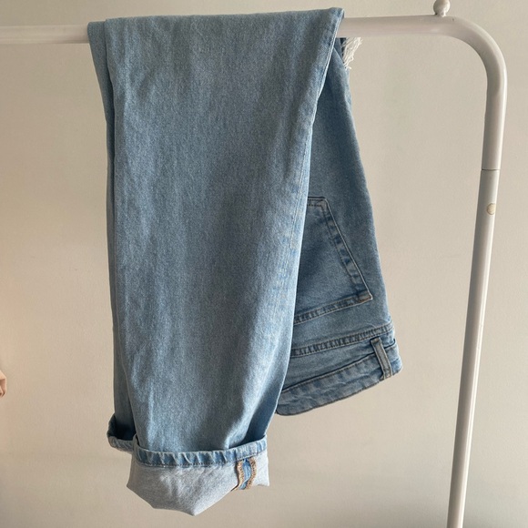 H&M High Waisted Jeans - Picture 3 of 5